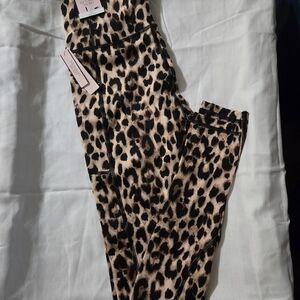 PINK Victoria's Secret Leopard Print Sports Bra And Matching Leggings Set